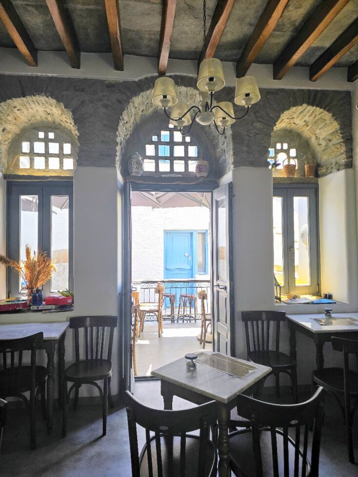 Καφέ Ναι, Τήνος