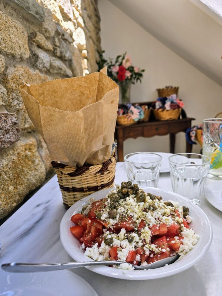 Καφέ Ναι, Τήνος