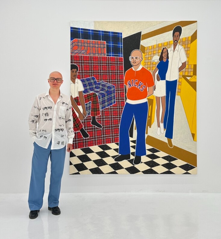 Ο Λοΐκ Ντεβό με το έργο του "Premature Ambitions" (2024)