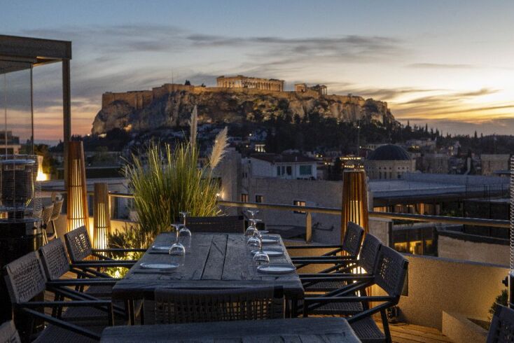 Ermou 18 Beyond the Horizon