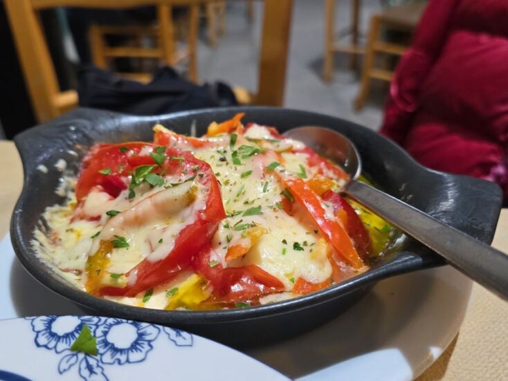 Ευγενία, Σύνταγμα