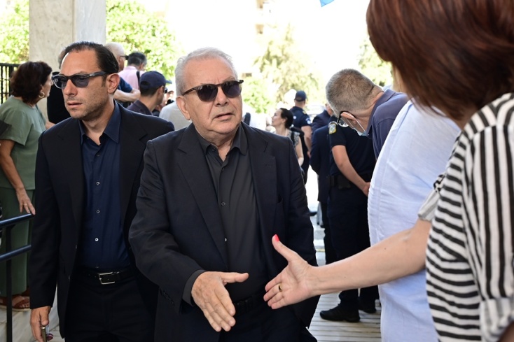 Μανώλης Μητσιάς