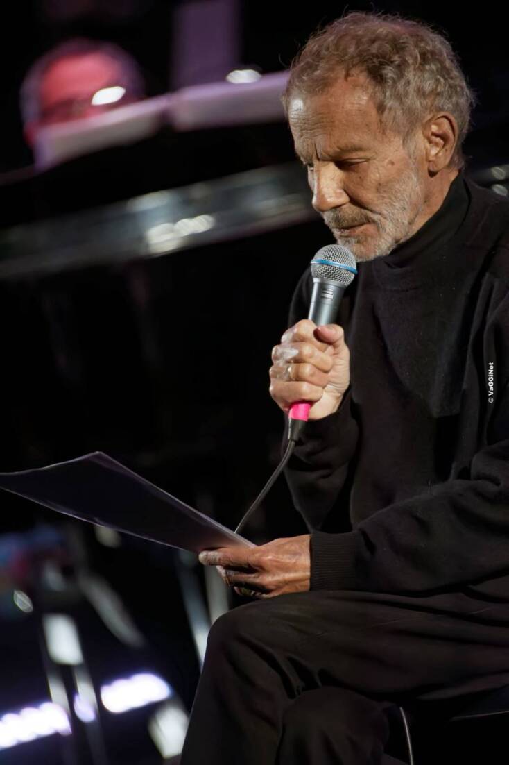 Σταύρος Ξαρχάκος