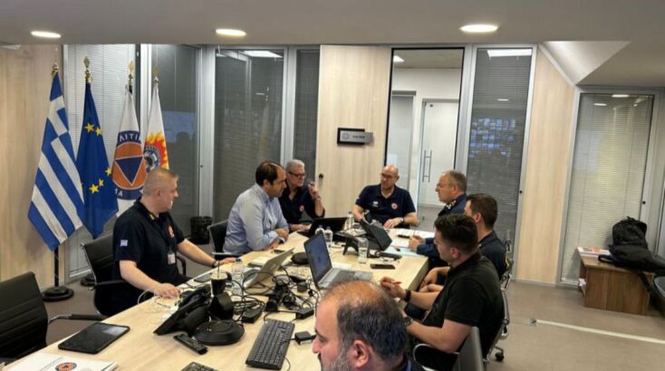 H ένταση που υπάρχει στο χώρο συνοδεύεται από την ψυχραιμία και τον επαγγελματισμό που τους διακρίνει