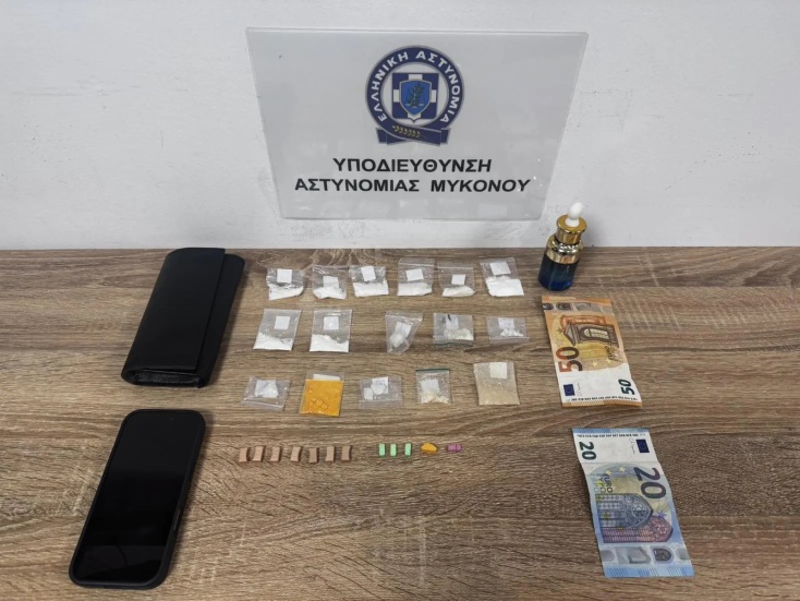Συνελήφθησαν δύο άνδρες στη Μύκονο με κοκαΐνη, MDMA και XTC - Είχαν δίκτυο διακίνησης ναρκωτικών σε πάρτι - Έρευνες για προμηθευτές.