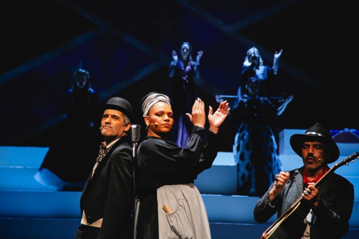 «Όσα Παίρνει ο Άνεμος»: Επιστρέφει στο Δημοτικό Θέατρο Πειραιά και γίνεται εξώφυλλο στο αμερικανικό «The Scarlett Letter»