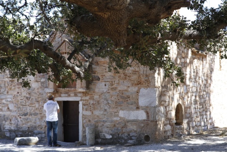 Άγιος Πέτρος, Καλύβια