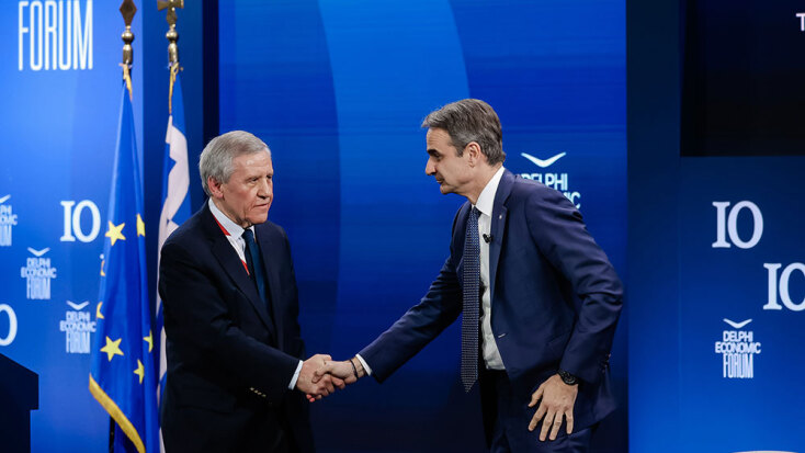 Κυριάκος Μητσοτάκης και Συμεών Τσομώκος στο Οικονομικό Φόρουμ Δελφών