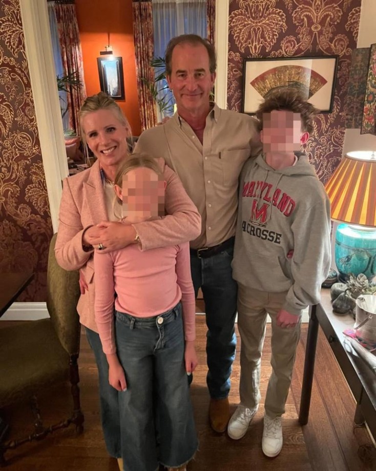 Παλαιοτερα οικογενειακά στιγμιότυπα της Κριστίν Άμποτ με τον πρώην σύζυγό της