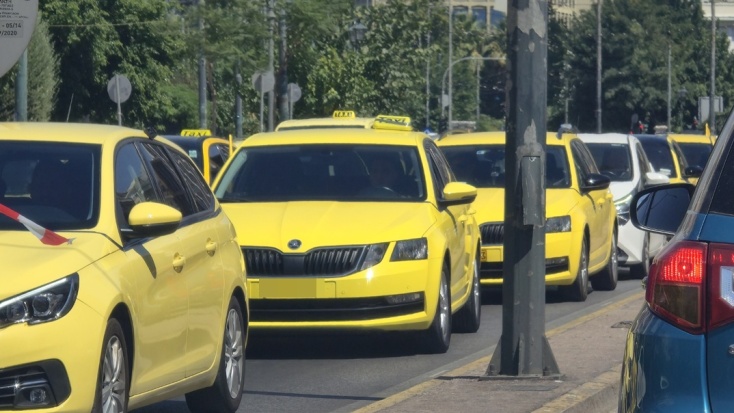 Δυσκολίες στην Κηφισίας από την κινητοποίηση των οδηγών ταξί 