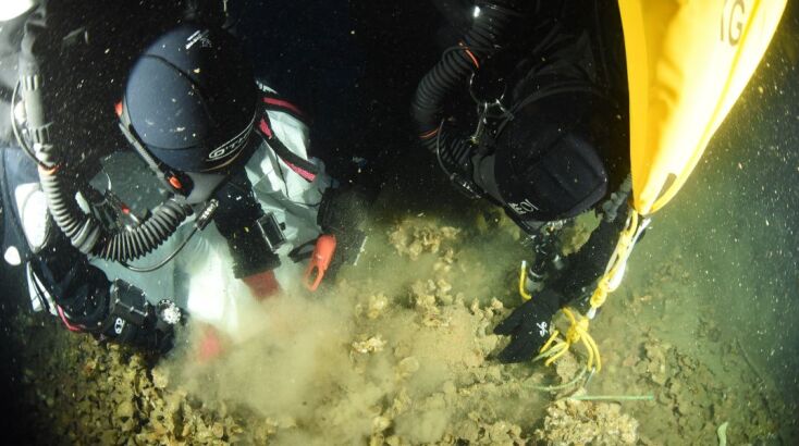 Εργασίες ανέλκυσης αντικειμένων από το χώρο του ναυαγίου 