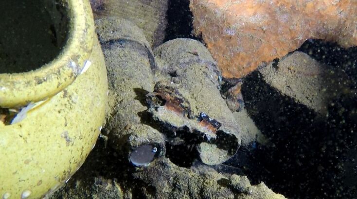 Κυάλια παρατήρησης επιβάτου στο χώρο του ναυαγίου 