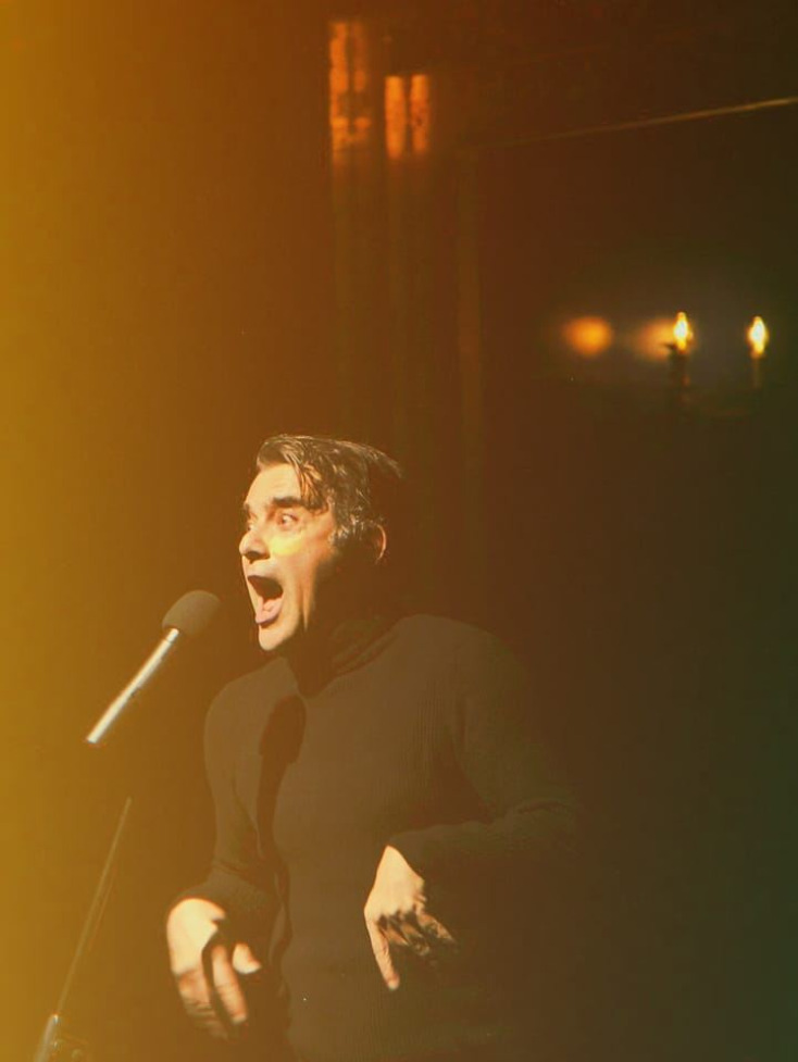  Ο Γεράσιμος Γεννατάς ενσαρκώνει τον Αντονέν Αρτώ επί σκηνής σε ένα one-man show που έχει αποσπάσει μέχρι τώρα εξαιρετικές κριτικές