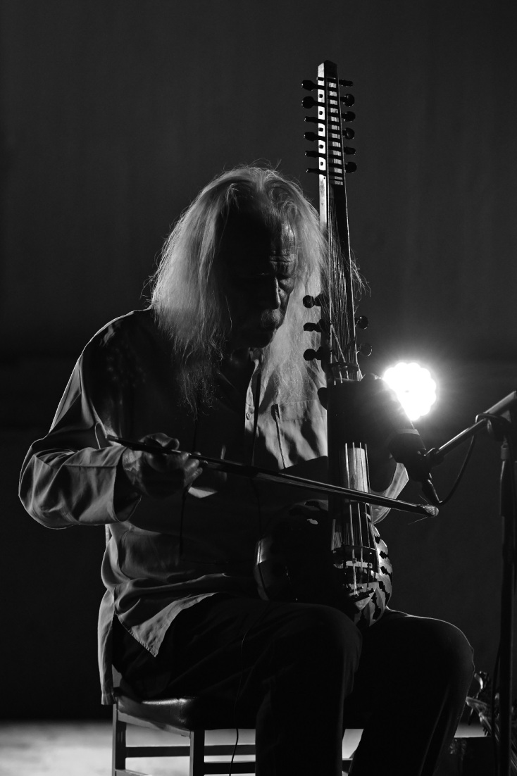 Ross Daly: Ο Ερωτόκριτος φέρνει ολόκληρο τον κόσμο στην Κρήτη και το αντίστροφο