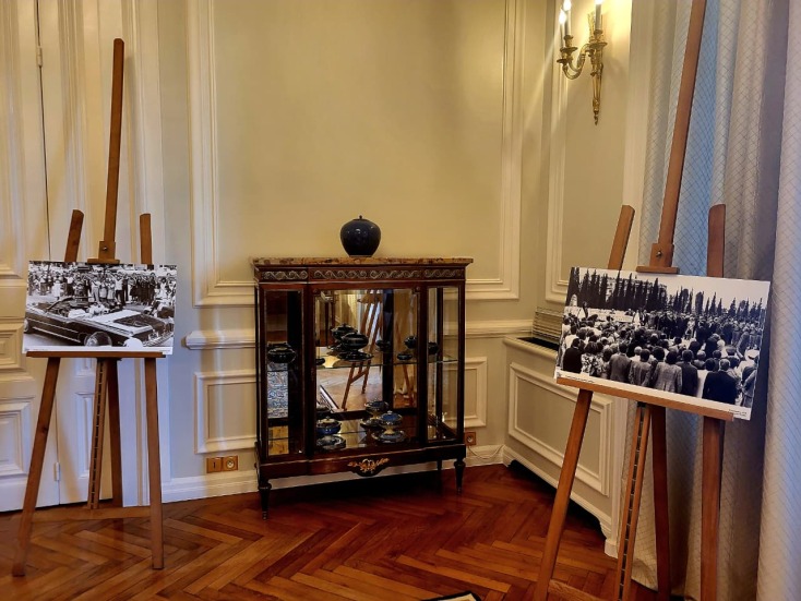 Μια έκθεση στη Γαλλική Πρεσβεία υπενθυμίζει τις ιστορικές στιγμές της επίσκεψης Ζισκάρ Ντ’ Εσταίν στην Ελλάδα 