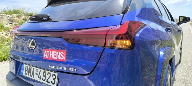 Οδηγούμε το premium τετρακίνητο SUV Lexus UX 300h 