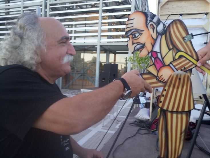 Αγάθωνας Ιακωβίδης: Η εποχή και το οδοιπορικό του σπάνιου τραγουδιστή του ρεμπέτικου