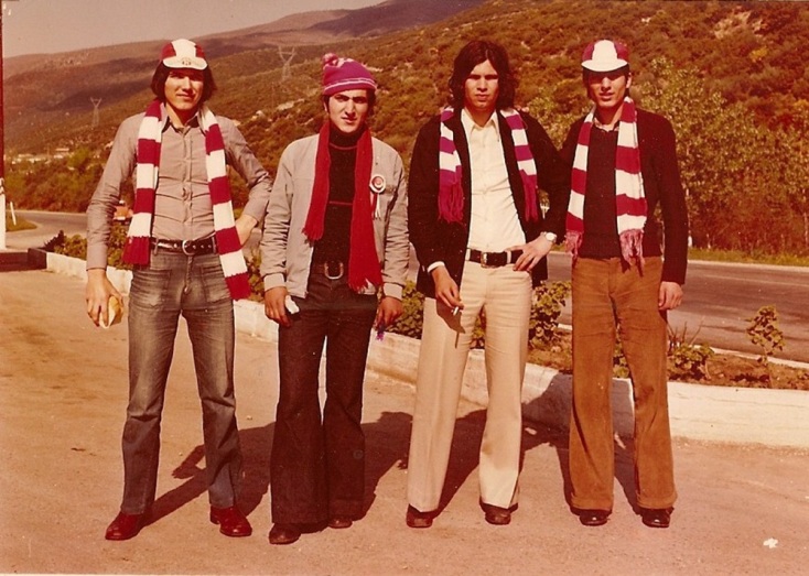 Στα χρόνια του Αγάθωνα: Η εποχή, οι ημέρες αναζήτησης και το οδοιπορικό του σπάνιου τραγουδιστή του ρεμπέτικου