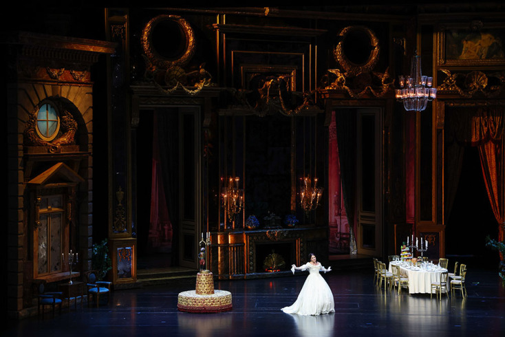 Η Β. Καραγιάννη στην περιοδεία της ΕΛΣ με την «Τραβιάτα» στην Κίνα