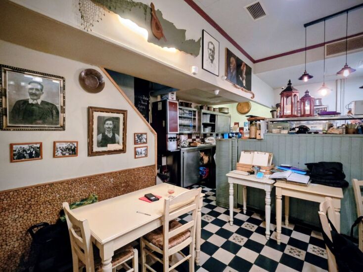 Εστιατόριο Κρήτη, Πλατεία Κάνιγγος