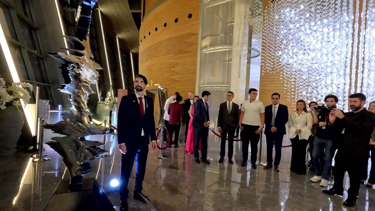 Νίκος Φλώρος στο Ντουμπάι: Το πρώτο γλυπτό από τη φωνή της Μαρίας Κάλλας αποκαλύφθηκε - Πρεμιέρα για την παγκόσμια καινοτομία