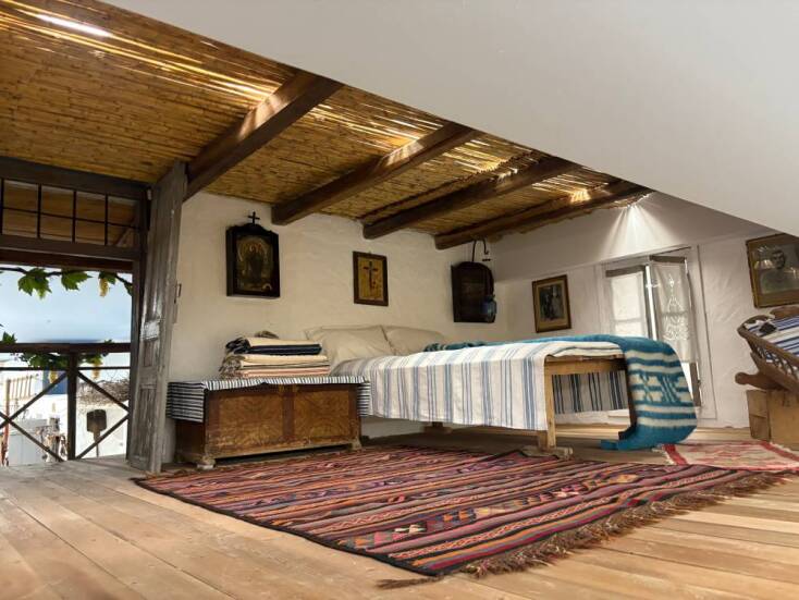 Αναπαράσταση σπιτιού του '50 στο Λαογραφικό Μουσείο της Μονής Αγίας Παρασκευής στο Μάζι Μεγάρων (εσωτερικός χώρος)