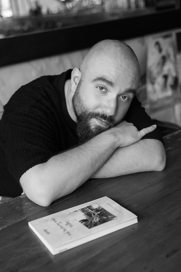 Αλέξανδρος Δεμερτζής: Συνέντευξη για το βιβλίο του «Γιαγιά, είμαι δυνατός πια»