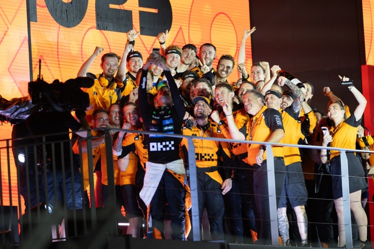 Πανηγυρίζουν οι φίλοι της McLaren F1 Team σε όλο τον πλανήτη - Από το Grand Prix της Σιγκαπούρης μέχρι το Roadshow της Λάρισας με το showcar της McLaren F1 Team