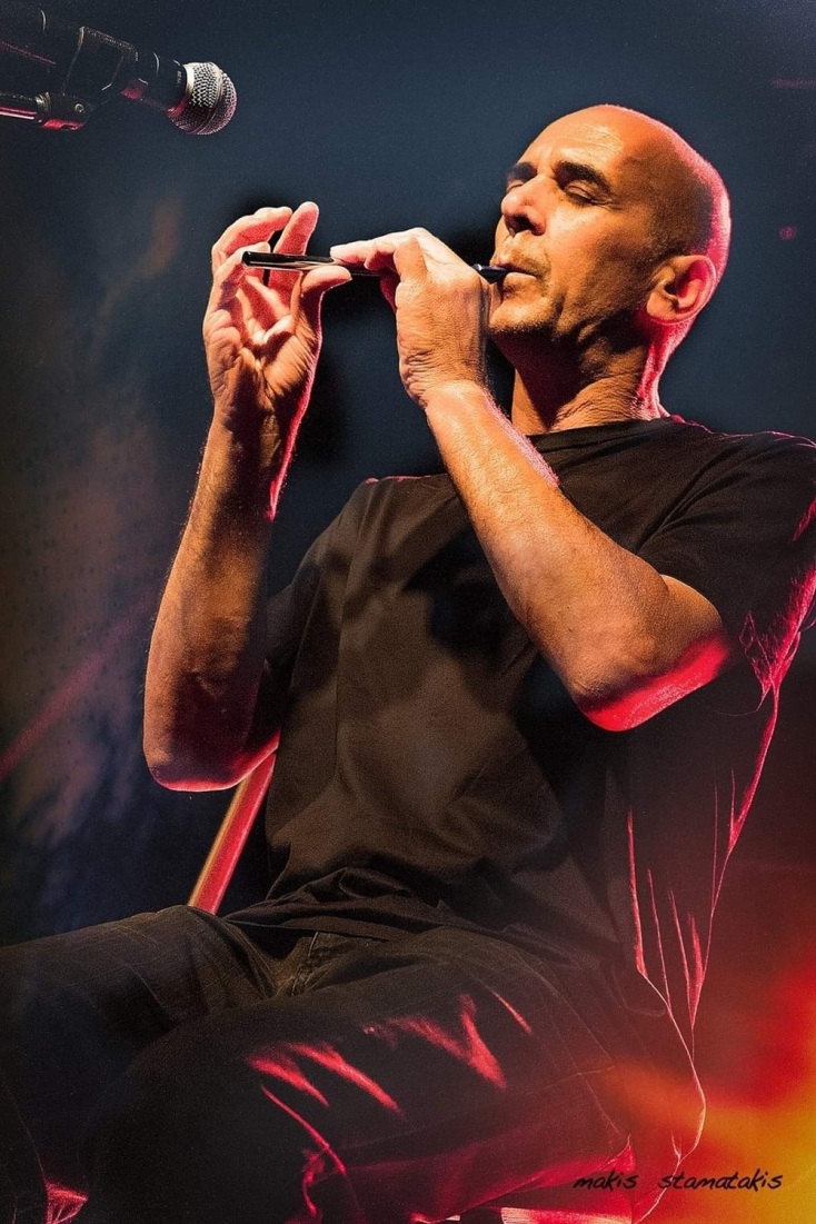 Ορφέας Περίδης: Ένας ευαίσθητος τροβαδούρος με ανοιχτά πανιά