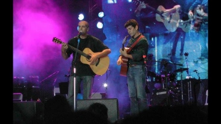 Ορφέας Περίδης: Ένας ευαίσθητος τροβαδούρος με ανοιχτά πανιά