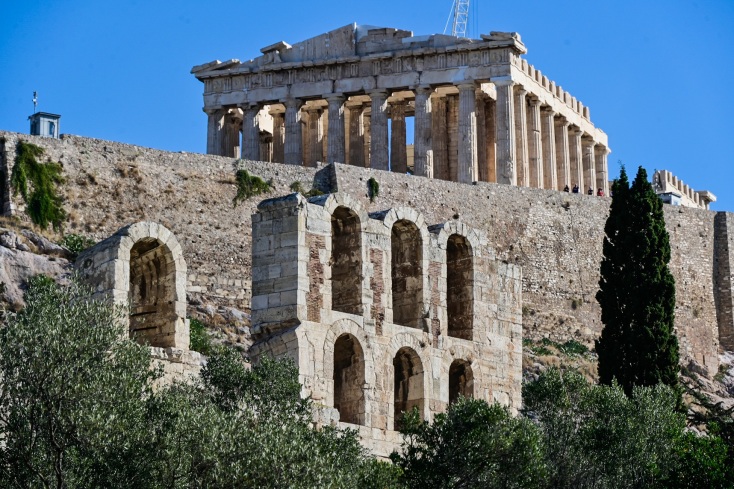 Η Ακρόπολη ξανά χωρίς σκαλωσιές - Μοναδικές εικόνες μετά από 15 χρόνια - Άρθηκαν οι κατασκευές από τη δυτική πλευρά του Παρθενώνα, πάνω από το Ηρώδειο.