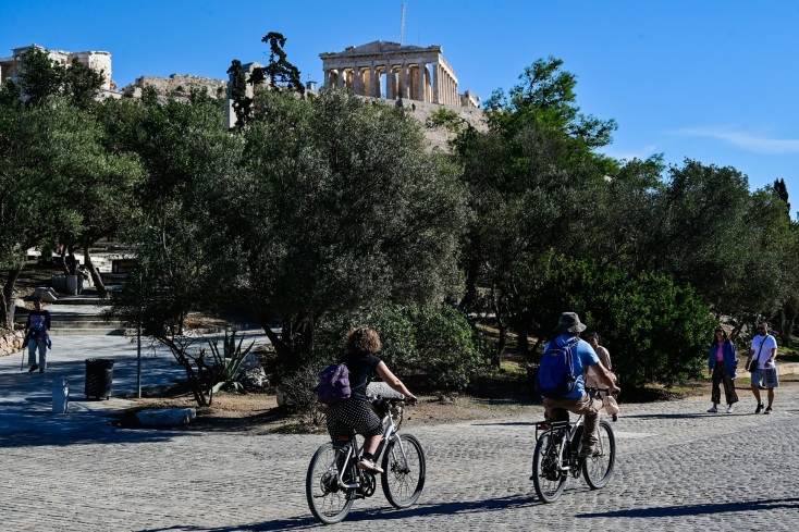 Η Ακρόπολη ξανά χωρίς σκαλωσιές - Μοναδικές εικόνες μετά από 15 χρόνια - Άρθηκαν οι κατασκευές από τη δυτική πλευρά του Παρθενώνα, πάνω από το Ηρώδειο.