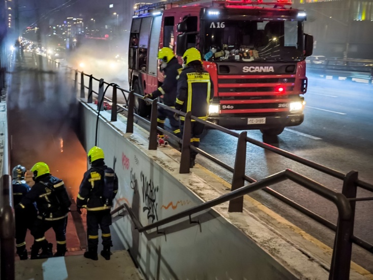 Φωτιά σε υπόγεια διάβαση στη Λεωφόρο Συγγρού