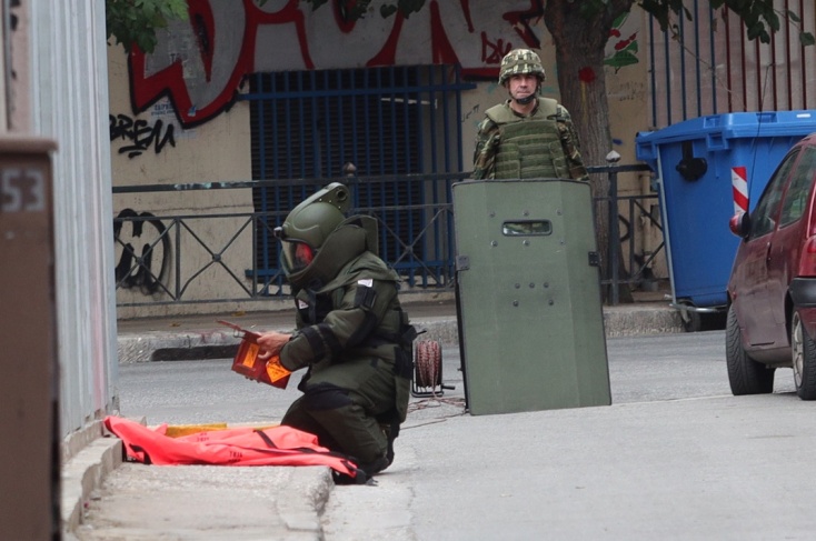 Δείτε εικόνες από το σημείο όπου βρέθηκε η χειροβομβίδα στη Λιοσίων 
