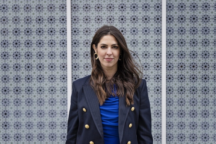 Anna Mathur, «Πώς να μεγαλώσεις μια χαρούμενη μαμά»