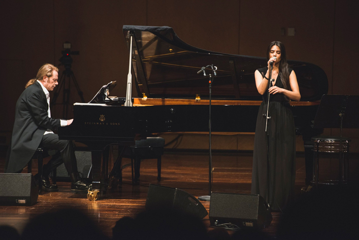 Στέφανος Κορκολής - Σοφία Μανουσάκη για τον Μίκη στο Μέγαρο Μουσικής Αθηνών