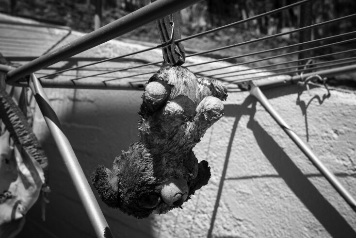 Φωτιά Ραφήνα - Μάτι | Η επόμενη μέρα: Αναζήτηση αγνοουμένων πόρτα-πόρτα στο Μάτι από την πυροσβεστική υπηρεσία