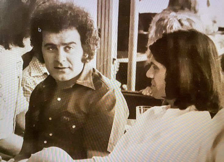 Νίκος Ξυδάκης: Ένας εικαστικός συνθέτης, ένας άνθρωπος μεταξωτός