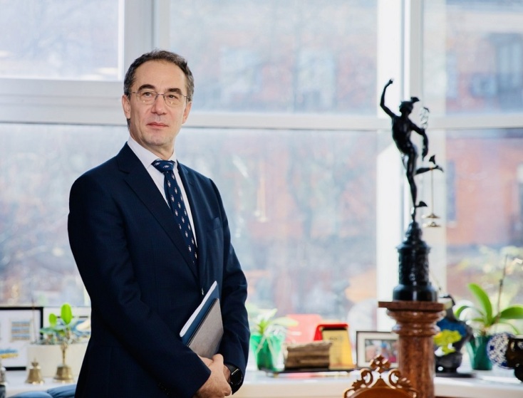 Αλέξανδρος Δημητρακόπουλος: Ο Έλληνας πρέσβης στην Ουκρανία μας ξεναγεί στην «κανονικότητα του κινδύνου»