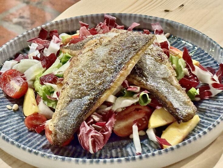 Σαλάτα με πέστροφα