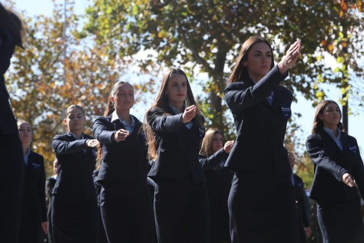 Η στρατιωτική παρέλαση για την 28η Οκτωβρίου στη Θεσσαλονίκη εντυπωσίασε με νέα όπλα, drones και μαχητικά - Δείτε φωτογραφίες και βίντεο.