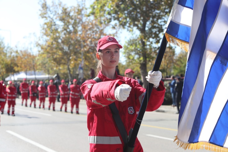 Η στρατιωτική παρέλαση για την 28η Οκτωβρίου στη Θεσσαλονίκη εντυπωσίασε με νέα όπλα, drones και μαχητικά - Δείτε φωτογραφίες και βίντεο.