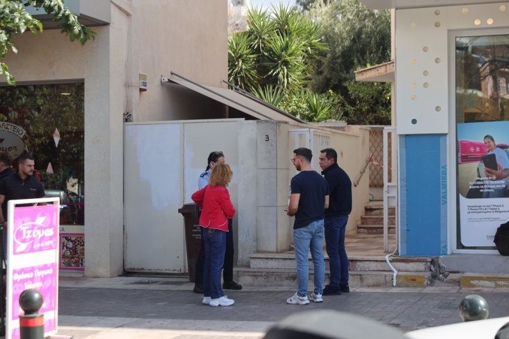 Επίθεση στο πολιτικό γραφείο του Χάρη Θεοχάρη