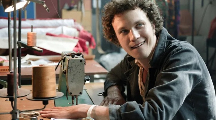 Σοβιετικά Τζιν: Πώς το τζιν παντελόνι έγινε σύμβολο αντίστασης, στη νέα σειρά του Cinobo