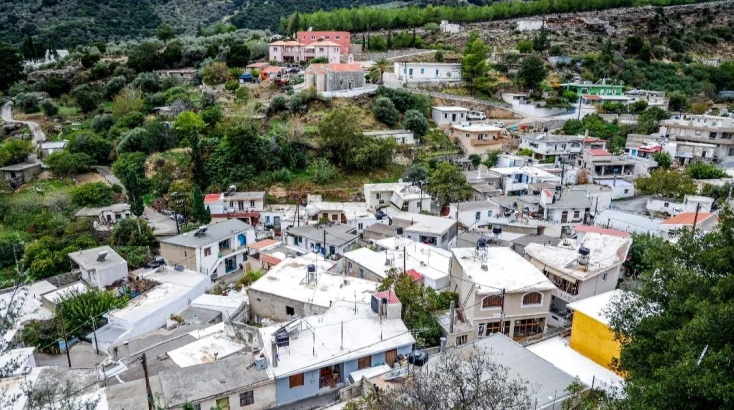 Κρήτη: Η κακοήθης οικογενειοκρατία και οι συγχωριανοί της πολιτικής