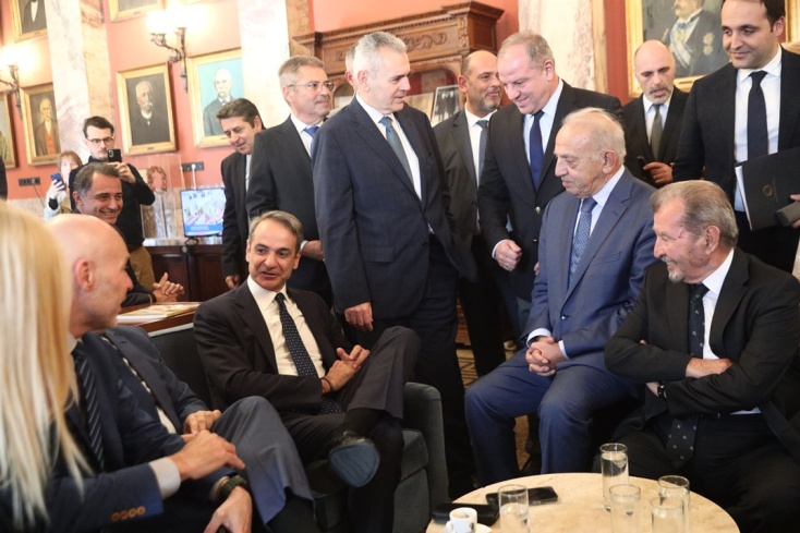 Ο καφές Μητσοτάκη με «γαλάζιους βουλευτές 