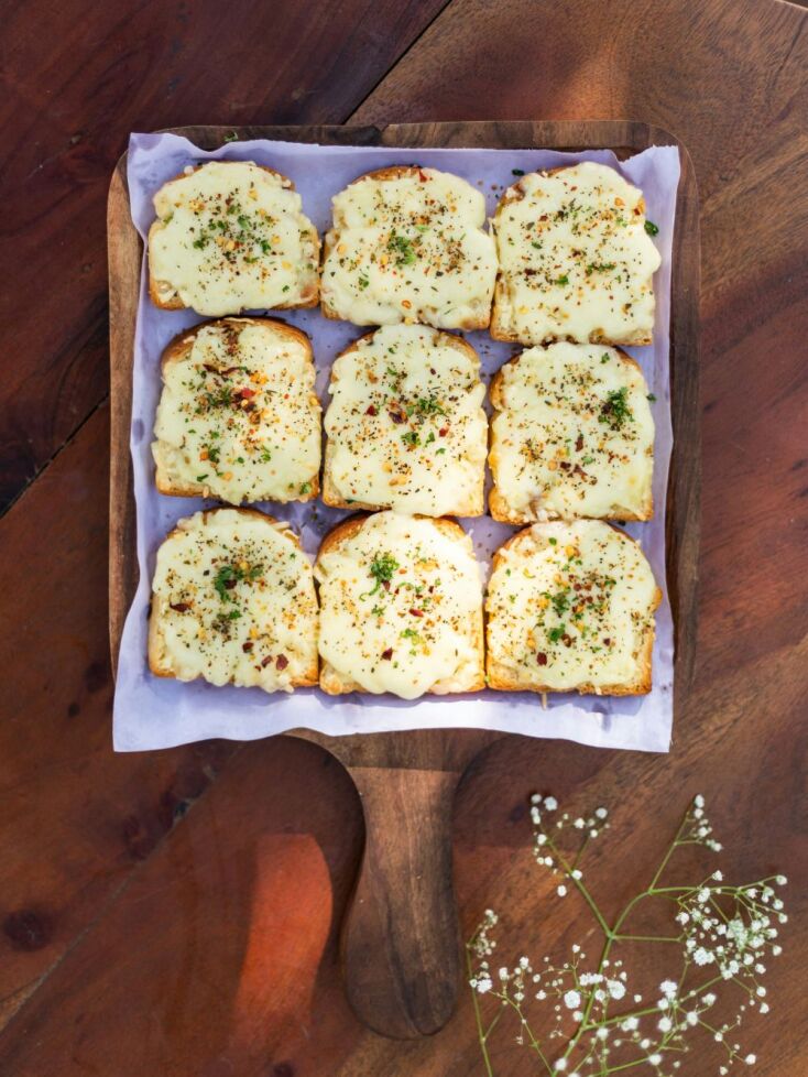 Συνταγή για σκορδόψωμο με λιωμένο τυρί