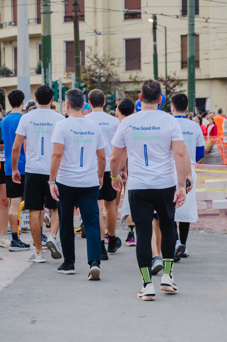 350 εθελοντές της HELLENiQ ENERGY έτρεξαν για κοινωνικό σκοπό
