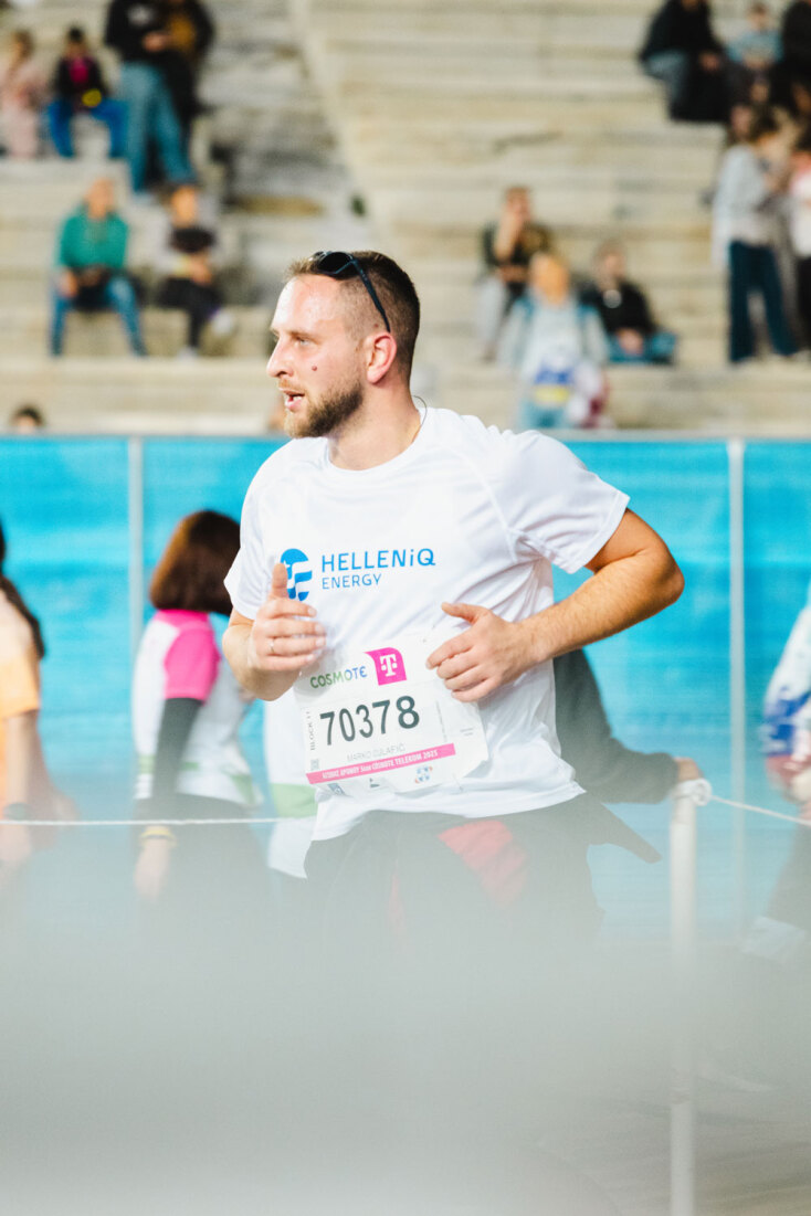 350 εθελοντές της HELLENiQ ENERGY έτρεξαν για κοινωνικό σκοπό