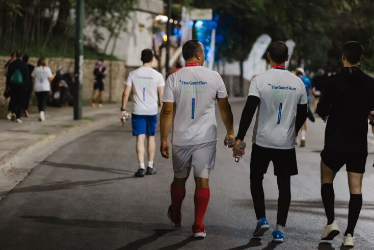 350 εθελοντές της HELLENiQ ENERGY έτρεξαν για κοινωνικό σκοπό